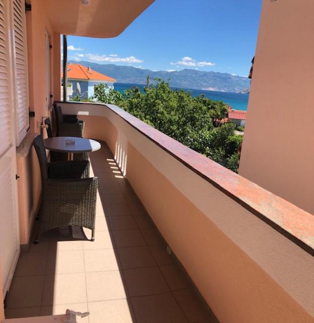 Apartment Drazenka Turato Baška Екстериор снимка